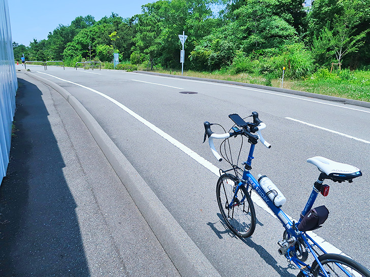 夏のサイクリングの風景